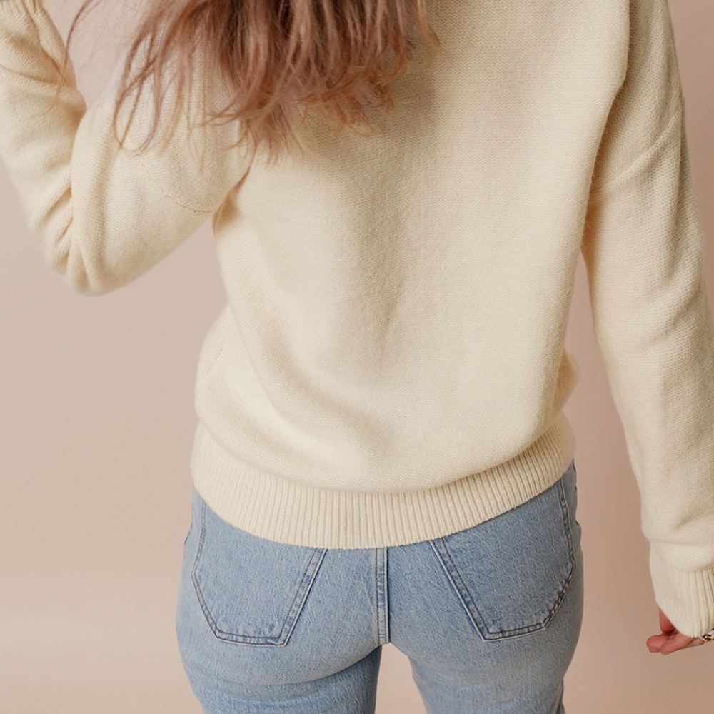 B135 Beige Knitted Flower Pattern Ribbed Edge Sweater - Picture 3 of 3